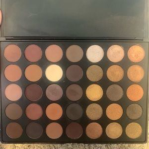 Morphe 35R Eyeshadow Palette